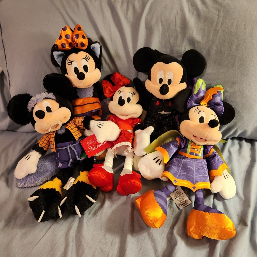 Disney Mickey & Minnie holiday plush